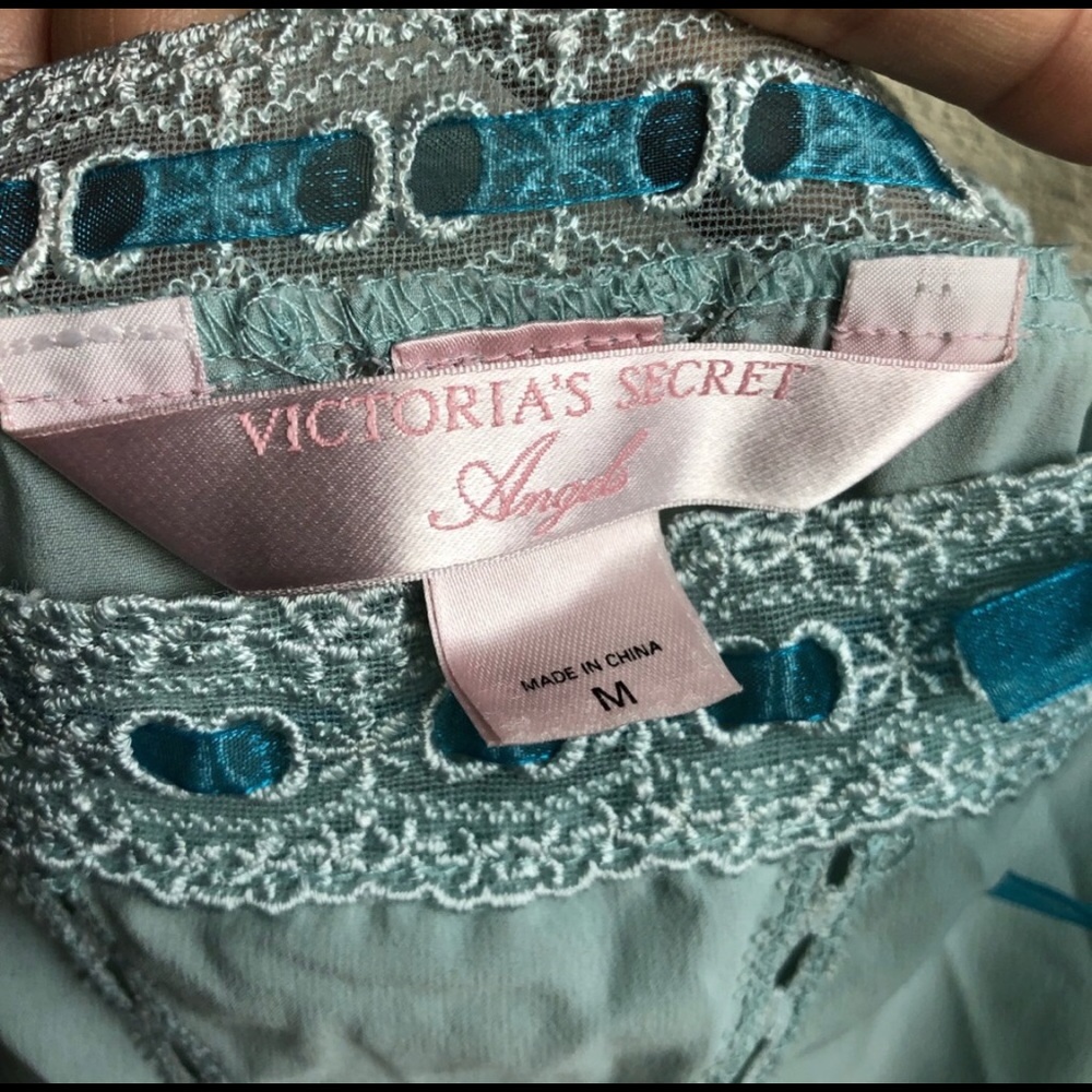 Victoria’s Secret Chemise - Picture 4 of 5